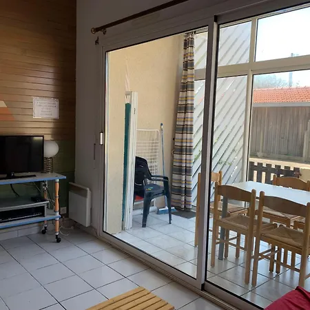 - Cabine: 4 Pers, Proche Plages Et Commerces, Ménage Inclus - Fr-1-319-191 Biscarrosse-Plage